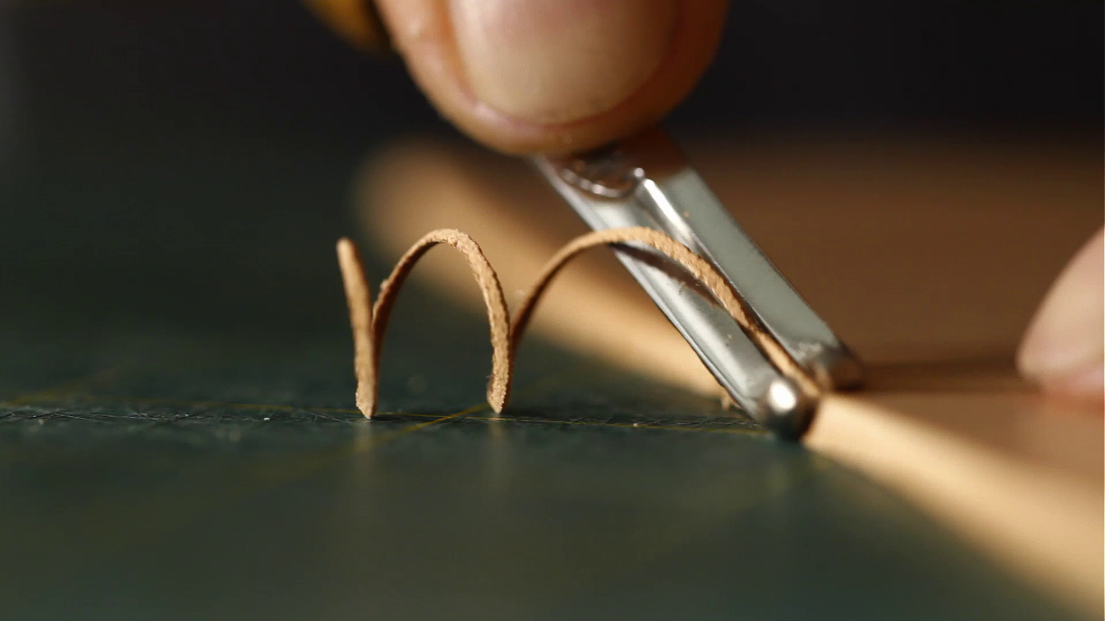 Hiring a paid leathercraft intern Oct-Dec 2015